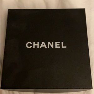 Chanel box 6.75 x 6.74